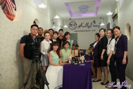 hình ảnh hậu trường ghi hình của MC Thiên Trang và MC Ngọc Vy tại Kelly Pang