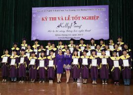 Hình ảnh Hàng Trăm Học Viên Trong Kỳ Thi và Lễ Tốt Nghiệp tại KellyPang khóa tháng 1 năm 2017