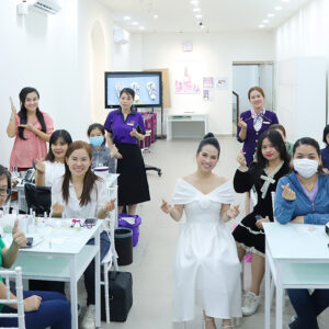Workshop Kelly Pang Nail đầu năm thu hút đông đảo chủ tiệm và các học viên