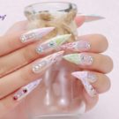 Cách Vẽ Nail Nổi Bật Với Họa Tiết Lưới Màu Pastel