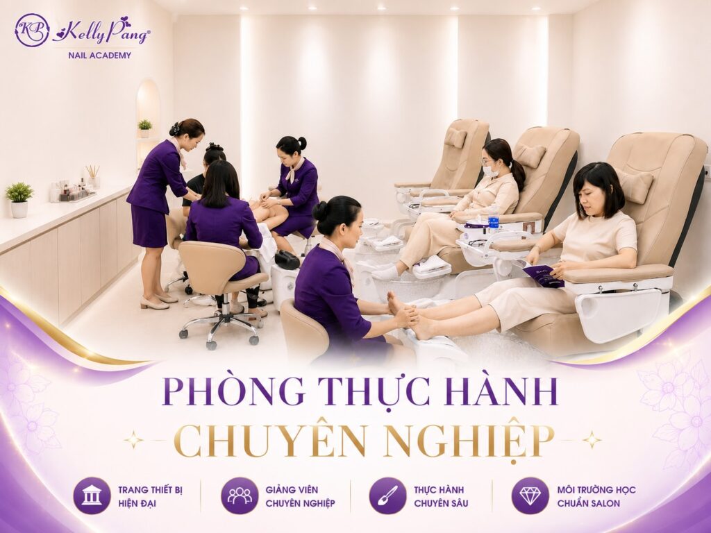 Học viên thực hành nail trong lớp học Kelly Pang