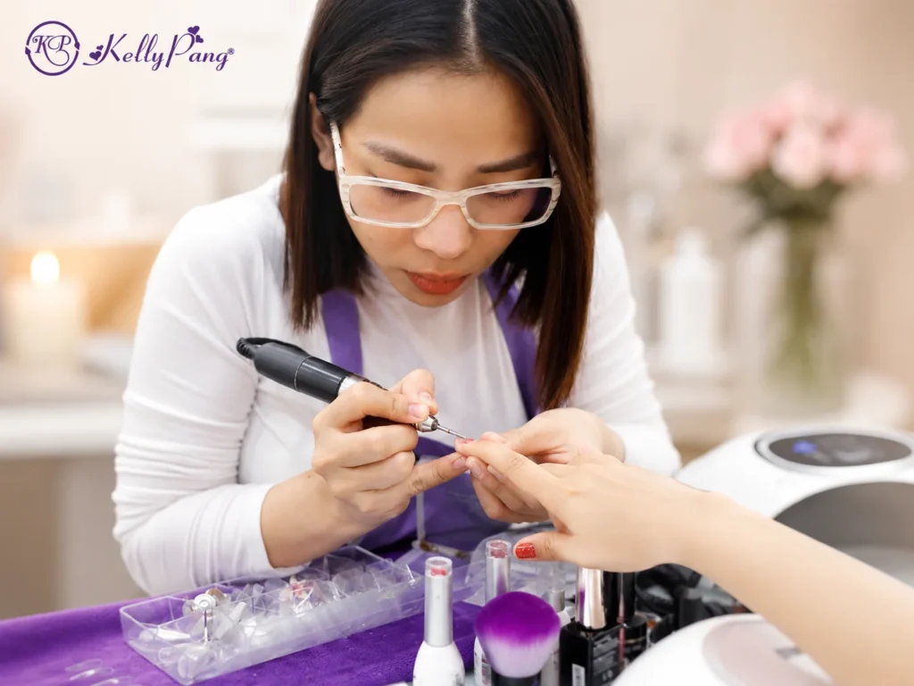 Thực hành BIAB và sơn ẩn dưới da